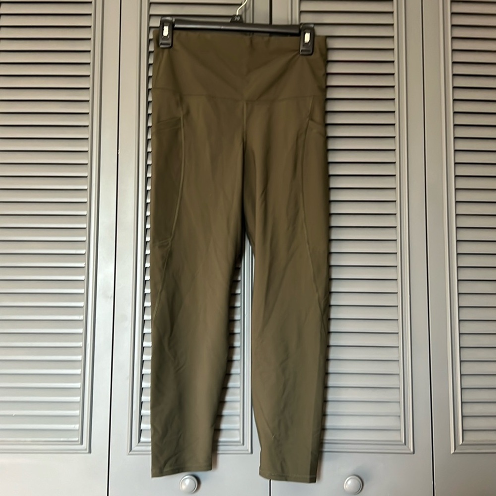 d-k Active - Green Olive High Waisted Leggings - M